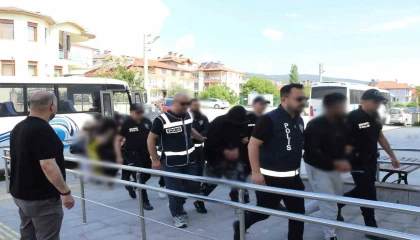 Burdurda fuhuş operasyonunda 8 şüpheli tutuklandı