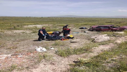 Burdurda otomobil şarampole devrildi: 1i çocuk 5 yaralı