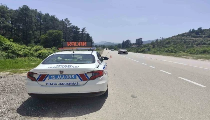 Burdurda trafik denetimlerinde 7 bin 462 araç kontrol edildi