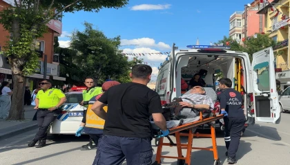 Burdurda yolun karşısına geçmek isteyen yaşlı adama otomobil çarptı