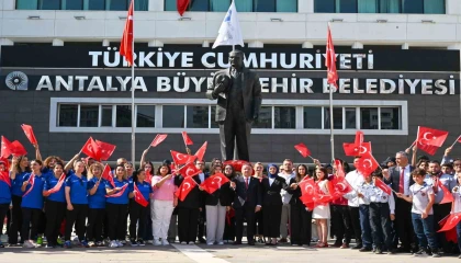 Büyükşehir Belediyesinde 19 Mayıs coşkusu törenle başladı