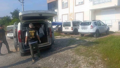 Camiye gelen eski belediye başkanına büyük şok: Bu sefer ayakkabı değil, otomobil çalındı