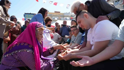 Davulla geldiler, kınayla uğurlandılar: 14 engelli gencin askerlik hayali gerçeğe dönüştü