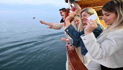 Dilekler Akdenizin maviliklerine uğurlandı