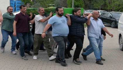 Eski kocası tarafından öldürülen 2 çocuk annesi toprağa verildi