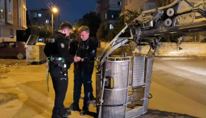 Evde uykuya dalan alzaymır hastası yaşlı adam polisi alarma geçirdi