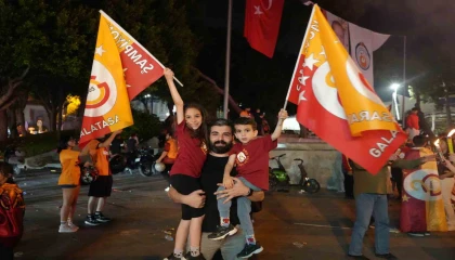 Galatasaray şampiyon oldu, Antalya sokaklara döküldü