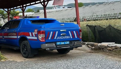 Gazipaşada 2 çocuk babası depo içerisinde ölü bulundu