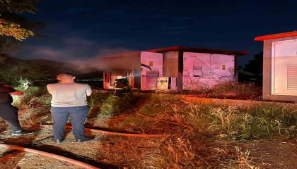 Gazipaşada trafo yangını ekiplerin müdahalesiyle söndürüldü