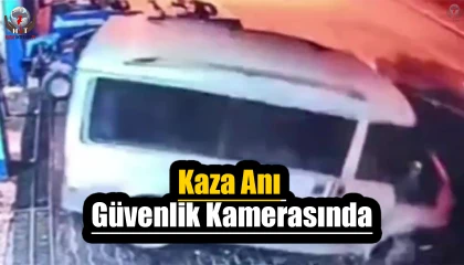 Hafif ticari araç önce patpata sonra minibüse çarptı: O anlar kamerada