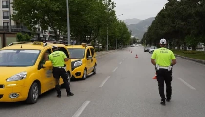 Ispartada asayiş ve trafik uygulamasında 10 araç sürücüsüne ceza