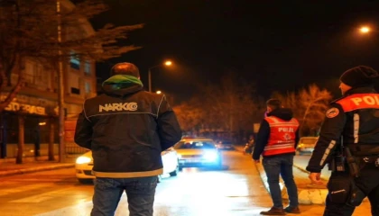 Ispartada asayiş ve trafik uygulamasında 12 sürücüye ceza kesildi