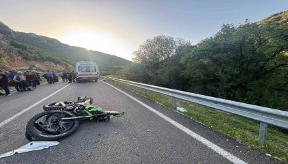 Ispartada bariyerlere çarpan motosikletteki lise öğrencisi hayatını kaybetti