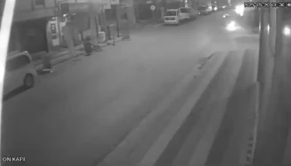 Ispartada çöp konteynerine çarpan motosiklet sürücüsü yaralandı