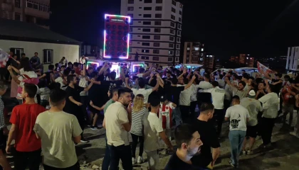 Kahramanmaraş İstiklalsporun 2. Lige yükselmesiyle şehirde coşku yaşandı