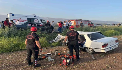 Kahramanmaraşta iki otomobil kafa kafaya çarpıştı: 6 yaralı