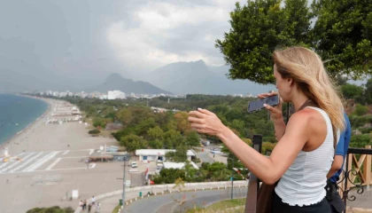 Kaybolan akıllı kol saatini GPRS ile takip eden Rus turist, polis ekipleriyle baskın yaptı