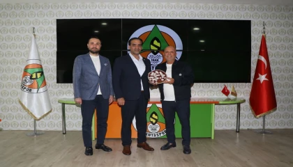 KKTC Çalışma ve Sosyal Güvenlik Bakanı Gardiyanoğlundan, Çavuşoğluna taziye ziyareti