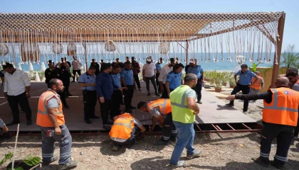 Konyaaltı sahilinde kıyı işgali denetimi gerginliğe dönüştü, bazı çalışanlar fenalaştı