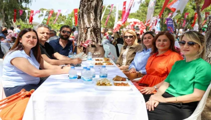 Manavgat Belediyesinden Anneler Gününe özel renkli etkinlik