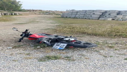 Manavgatta motosiklet devrildi: 1 yaralı