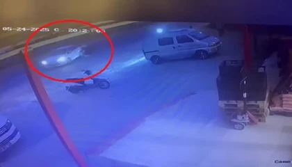 Manavgatta motosiklet otomobile çarptı: 1 yaralı