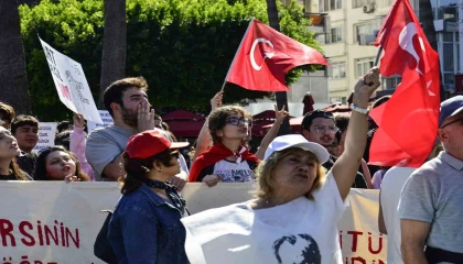 Mersinde 1 Mayıs coşkuyla kutlandı