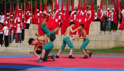 Mersinde 19 Mayıs coşkuyla kutlandı