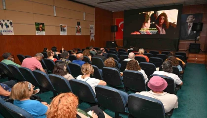 Mersinde Frankofon Film Festivali, sinemaseverlerle buluştu