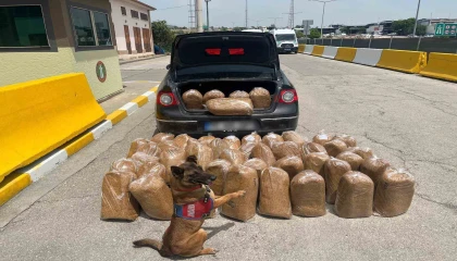 Mersinde kaçak tütün ve makaron operasyonu: 4 gözaltı