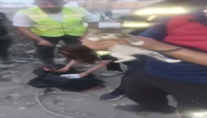 Osmaniyede inşaat alanında bulunan kuyuya düşen yavru kedi kurtarıldı