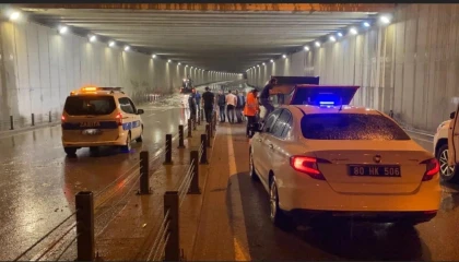 Osmaniyede sağanak yağmur hayatı olumsuz etkiledi