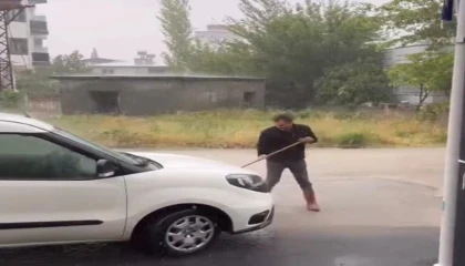 Osmaniyede şiddetli yağmur hayatı felç etti