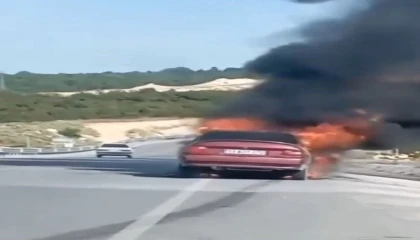 Otomobil alev alev yandı