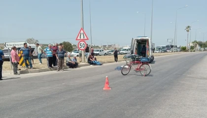 Otomobilin çarptığı bisikletli hayatını kaybetti