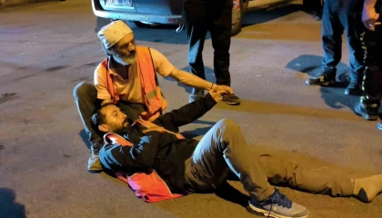 Otomobille çarpışan motosiklet sürücüsü yaralandı