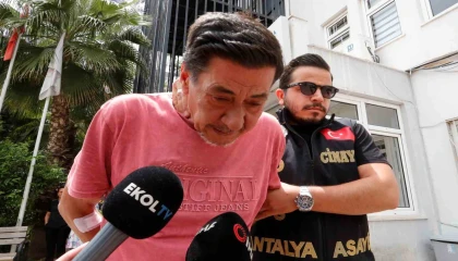 Öz oğlunu 25 bıçak darbesi ile öldüren baba altsoyu kasten öldürme suçundan tutuklandı