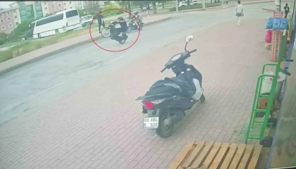 Polisin önünde yaptığı akrobatik hareketler pahalıya maloldu