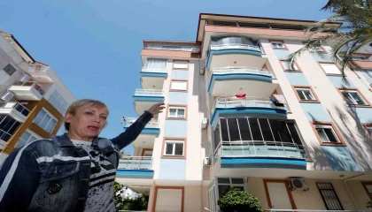 Rus öğretmen Antalyada varlık içinde yokluk yaşıyor