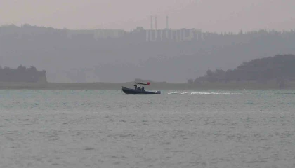 Tekneden göle düşen genci arama çalışmaları sürüyor