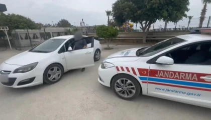 Ters şeritten gitti, sürücü belgesi alındı hastaneye sevk edildi