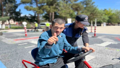 Trafik eğitimiyle hem öğrendiler hem eğlendiler