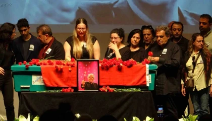 Ünlü yönetmen Ali Özgentürk memleketinde son yolculuğuna uğurlandı