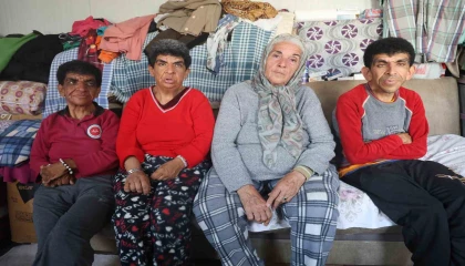 Yüreğim yanıyor diyerek burukluğunu anlatan fedakar anne, 3 engelli çocuğuna yıllardır gözü gibi bakıyor