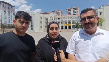 6 üniversite bitiren baba, kızıyla aynı sınıfta, oğluyla aynı okulda sınava girdi