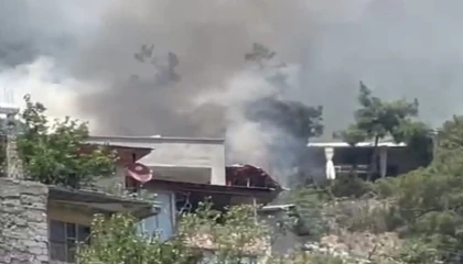 Adana Fekede ev yangını: Orman ve itfaiye ekipleri söndürdü