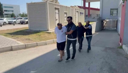 Adanada 1 milyon liralık kaçak sigara operasyonu: 2 tutuklama