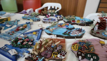 Adanada el emeği göz nuru üretimle terapi