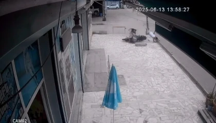 Adanada iki ayrı kazada 2si ağır 3 kişi yaralandı