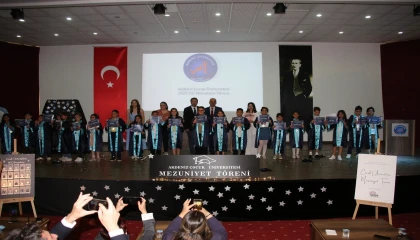 Akdeniz Çocuk Üniversitesinde mezuniyet coşkusu